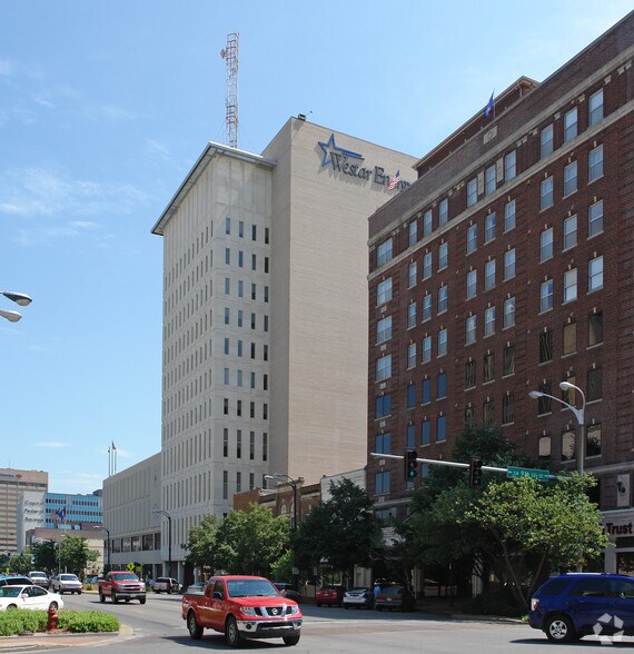More Photos Of 818 S Kansas Ave, Topeka Office For Lease