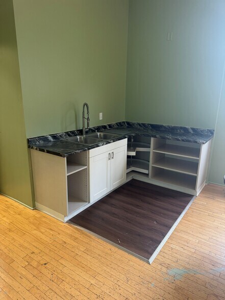 More Photos Of 23020 Power Rd, Farmington Medical For Sale
