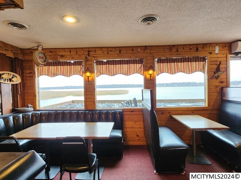 More Photos Of 702 E Lake St, Ventura Restaurant For Sale