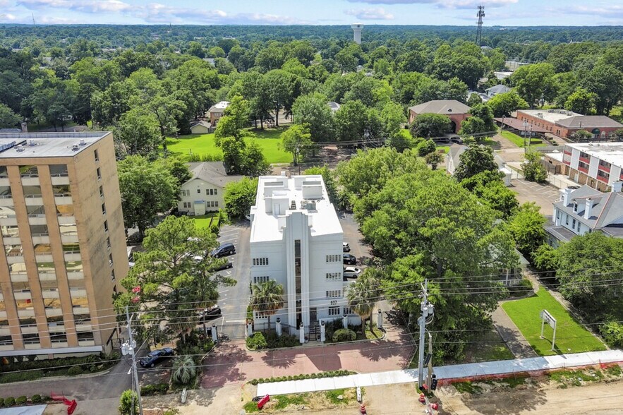 More Photos Of 827 N State St, Jackson Apartments For Sale