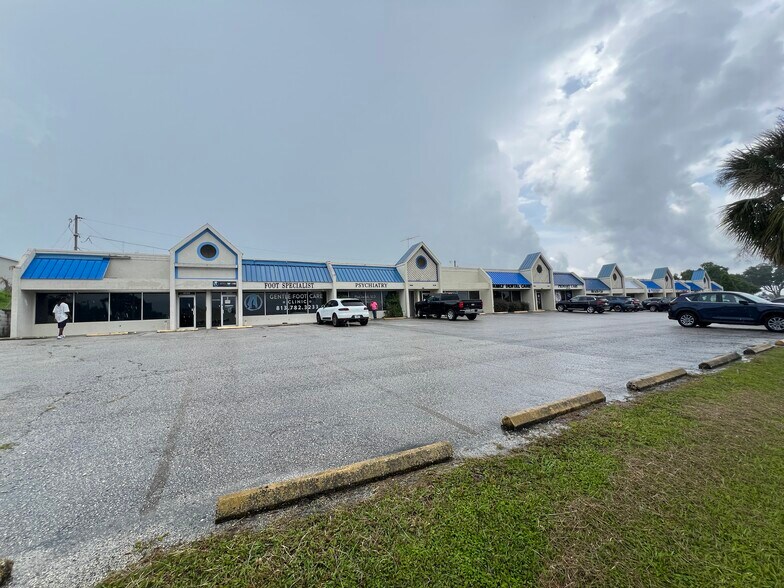 Primary Photo Of 38184 Medical Center Ave, Zephyrhills Medical For Lease