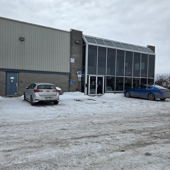 More Photos Of 440 Boul Industriel, St-Eustache Warehouse For Sale