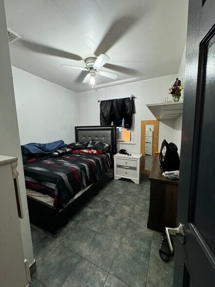 More Photos Of 13204 Jamaica Ave, Richmond Hill Storefront Retail Residential For Sale