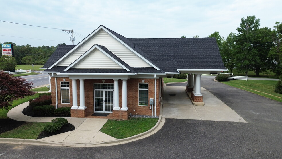 Primary Photo Of 20990 Point Lookout Rd, Callaway Bank For Lease