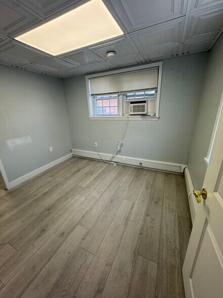 More Photos Of 440 Ridge Rd, Lyndhurst Apartments For Lease