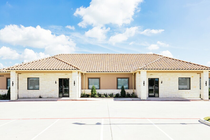More Photos Of 8525 N Sam Houston Pkwy E, Humble Office For Sale