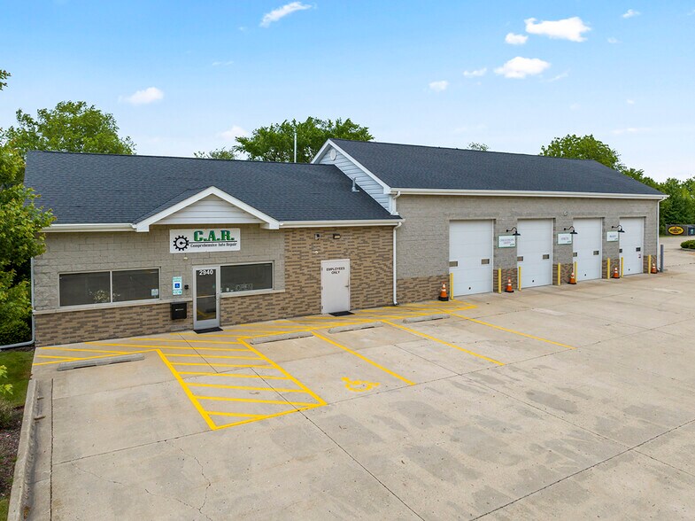 More Photos Of 2940 Weber Dr, Aurora Auto Repair For Sale