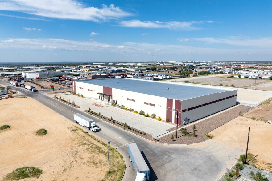 More Photos Of 172 Interamerica Blvd, Laredo Warehouse For Lease