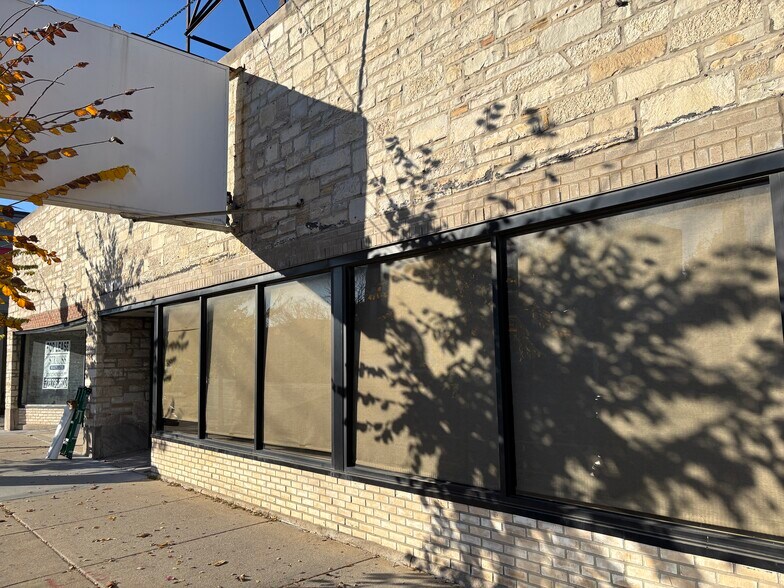 More Photos Of 4210 W Irving Park Rd, Chicago General Retail For Lease