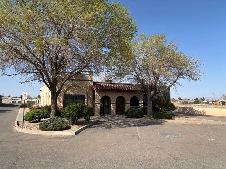 Primary Photo Of 1755 Airway Ave, Kingman Healthcare For Lease
