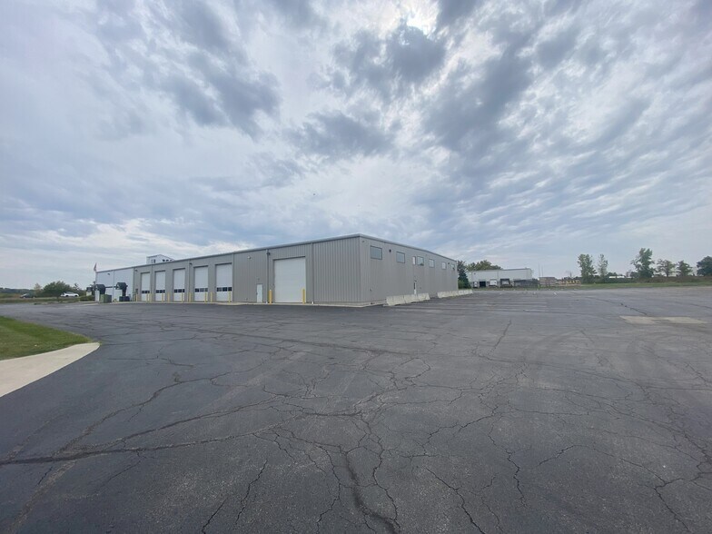 More Photos Of 7605 Commerce Pl, Plain City Service For Sale