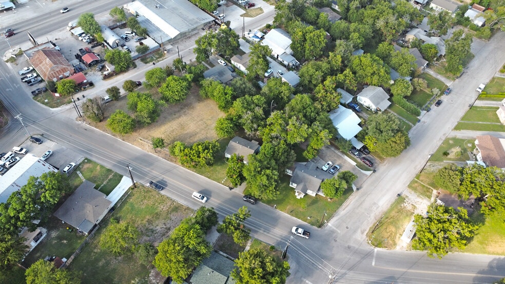 More Photos Of 962 S Castell Ave, New Braunfels Land For Sale