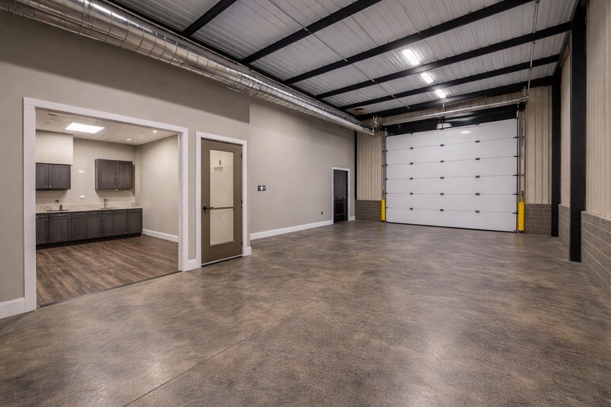 More Photos Of HWY 328, Oxford Flex For Lease