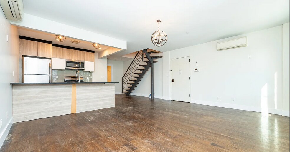 More Photos Of 1929 Putnam Ave, Ridgewood Apartments For Sale