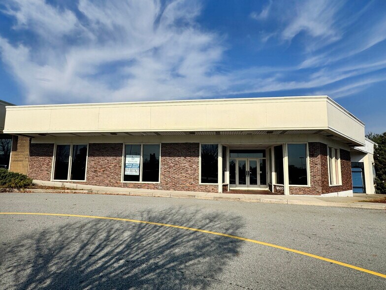 More Photos Of 1 Faunce Corner Rd, Dartmouth Unknown For Lease