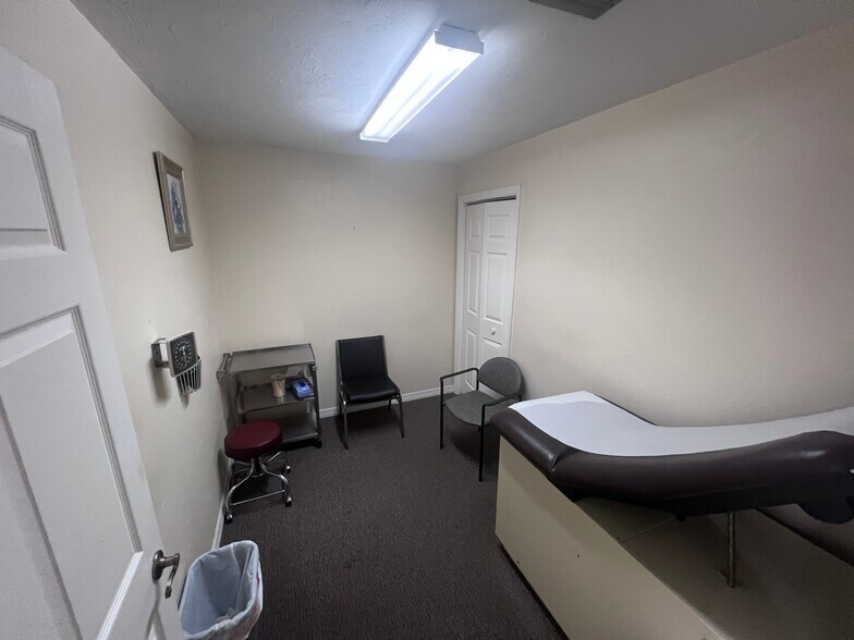 More Photos Of 420 NE Santa Fe Blvd, High Springs Medical For Lease
