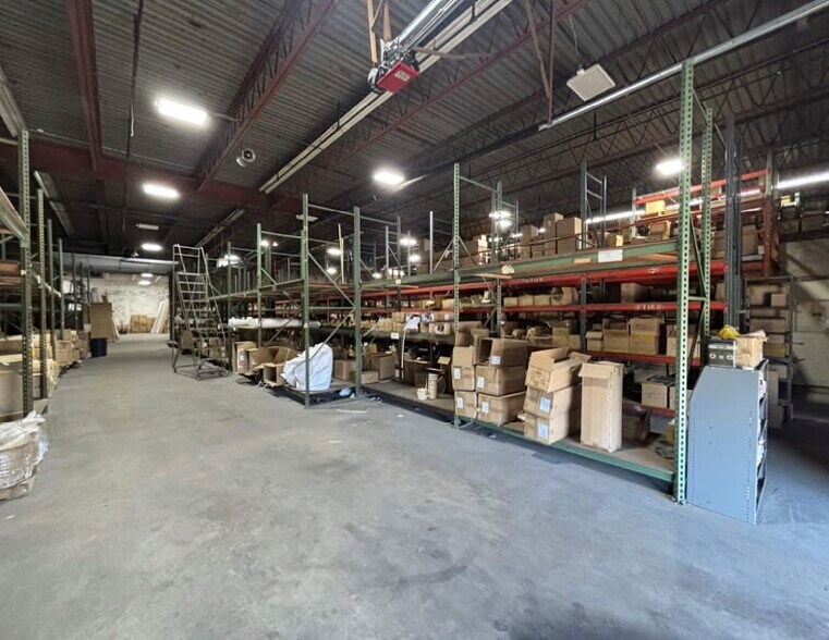 More Photos Of 1064 Route 109, Lindenhurst Warehouse For Lease