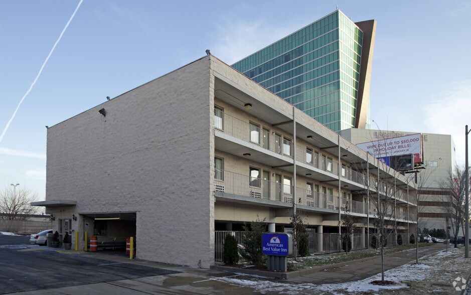 Primary Photo Of 1100 Lumiere Place Blvd, Saint Louis Hotel For Sale