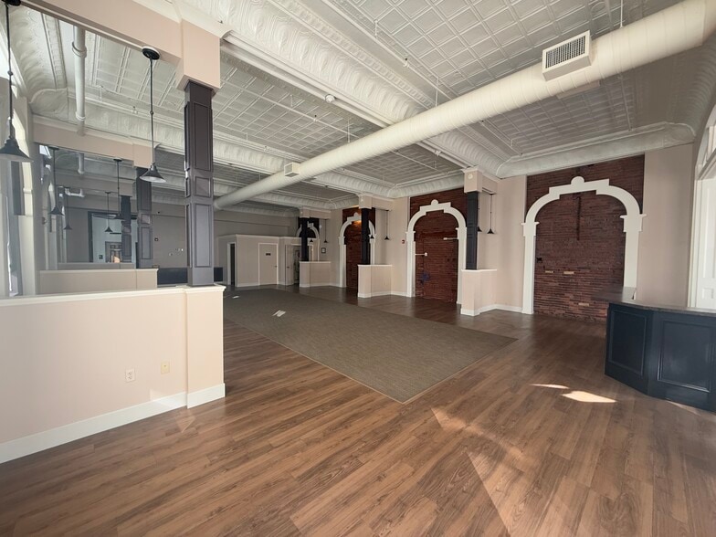 More Photos Of 120 Boulevard of the Allies, Pittsburgh Office For Sale
