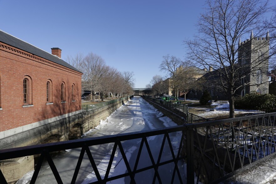 More Photos Of 91 Dutton St, Lowell Restaurant For Sale