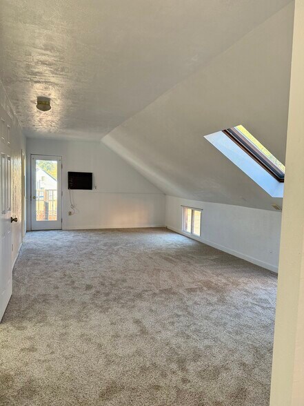 More Photos Of 142 NW Front St, Prairie City Specialty For Sale