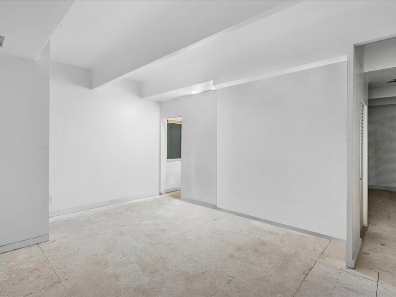 More Photos Of 17535 NW 2nd Ave, Miami Manufacturing For Sale