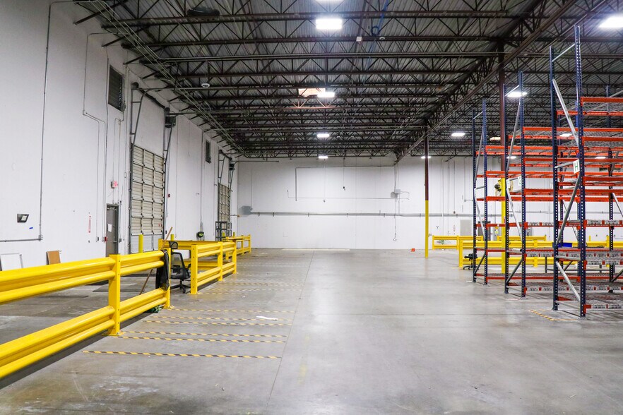 More Photos Of 2000 Northfield Ct, Roswell Distribution For Lease