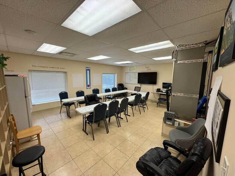 More Photos Of 5614 Franz Rd, Katy Warehouse For Lease