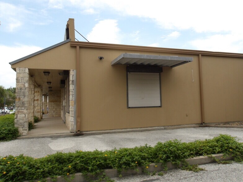 More Photos Of 707 W Sesame Dr, Harlingen Office For Sale