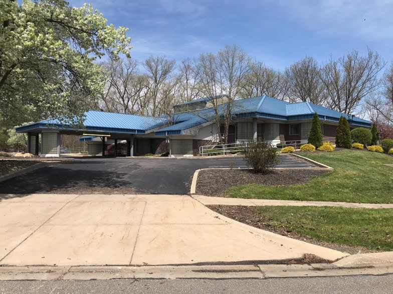 Primary Photo Of 3033 State Rd, Cuyahoga Falls Medical For Sale