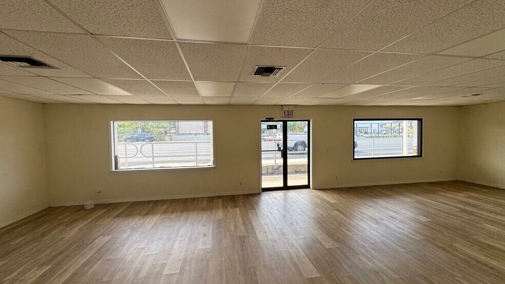 More Photos Of 4065 S Suncoast Blvd, Homosassa Storefront Retail Office For Sale
