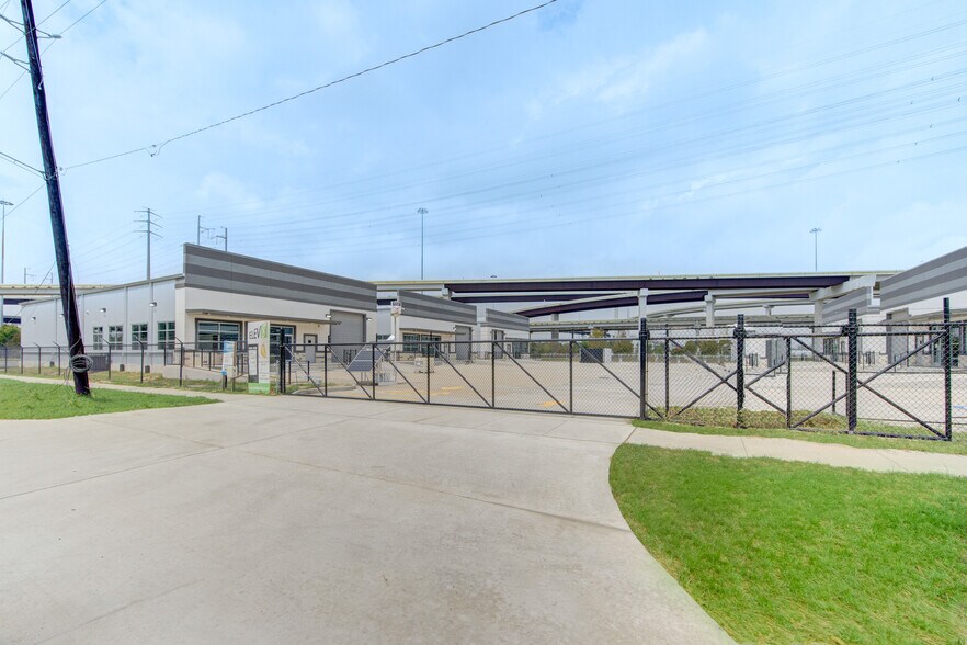 More Photos Of 6409 Eddie Dr, Humble Warehouse For Sale