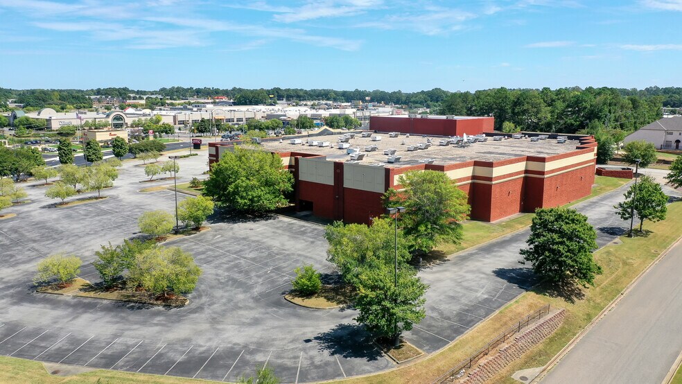 More Photos Of 2111 E University Dr, Auburn Movie Theatre For Lease