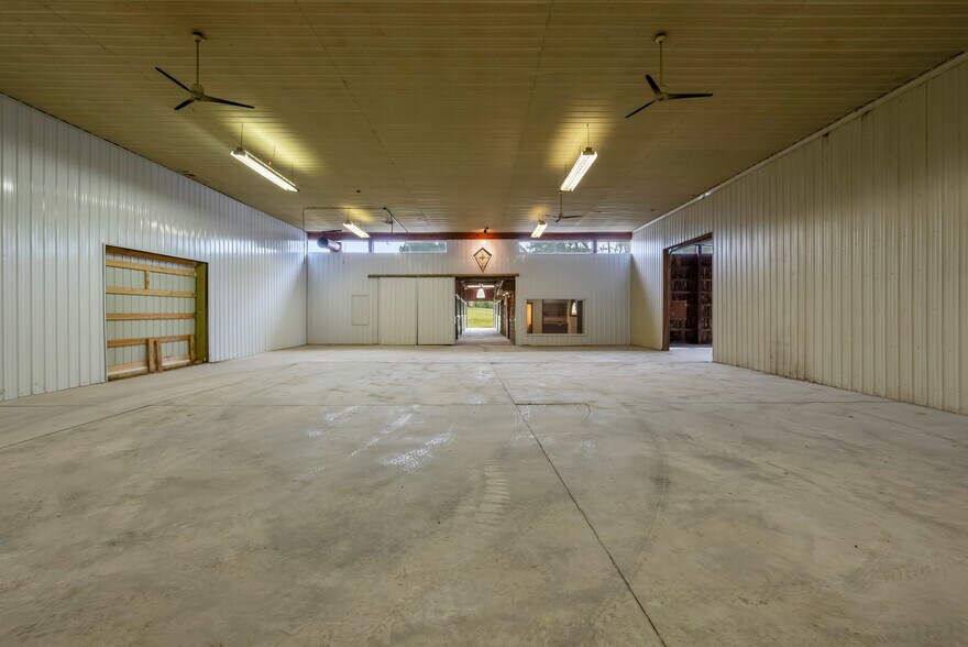 More Photos Of 1901 Moffet Rd, Saint Joseph Specialty For Sale