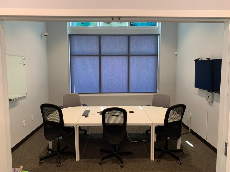 More Photos Of 8010 25th Ct E, Sarasota Industrial For Lease