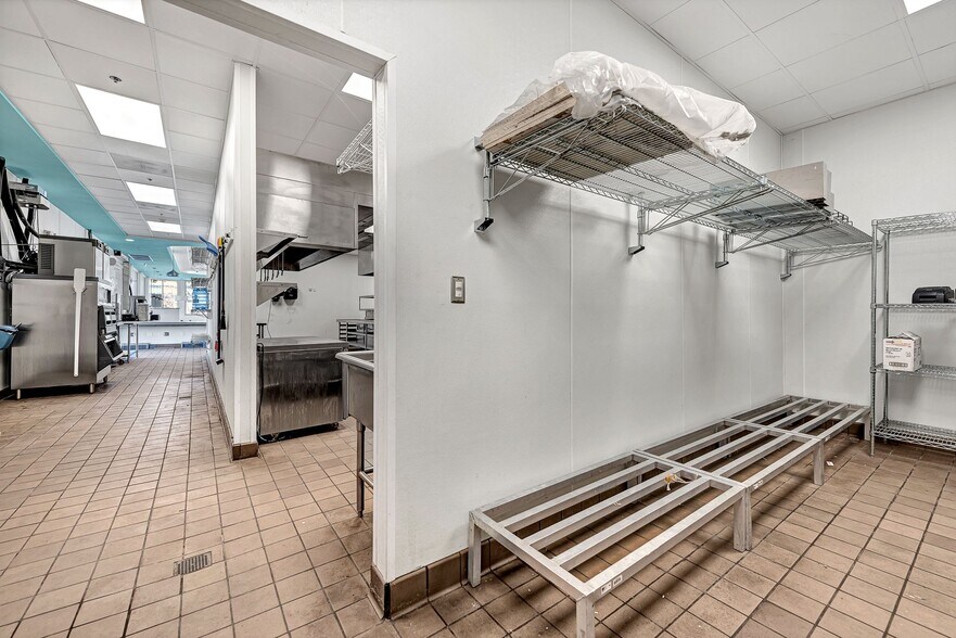 More Photos Of 4280 W Martin Luther King Blvd, Fayetteville Restaurant For Sale