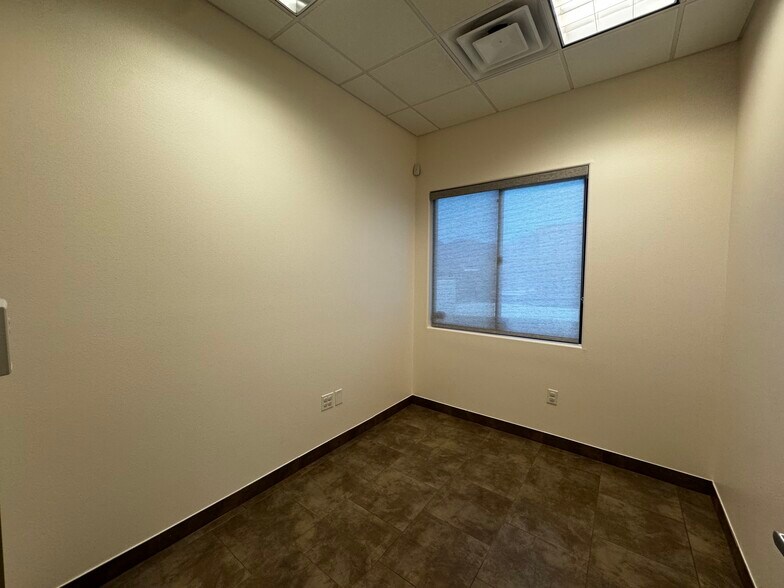More Photos Of 44550 Village Ct, Palm Desert Office For Lease