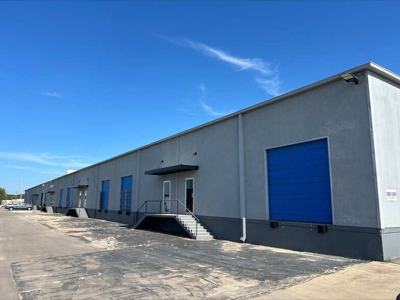 More Photos Of 5721 E Rosedale St, Fort Worth Unknown For Lease