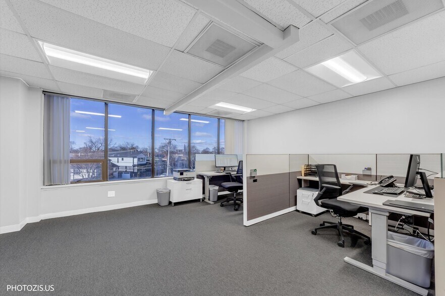 More Photos Of 5097 N Elston Ave, Chicago Medical For Sale
