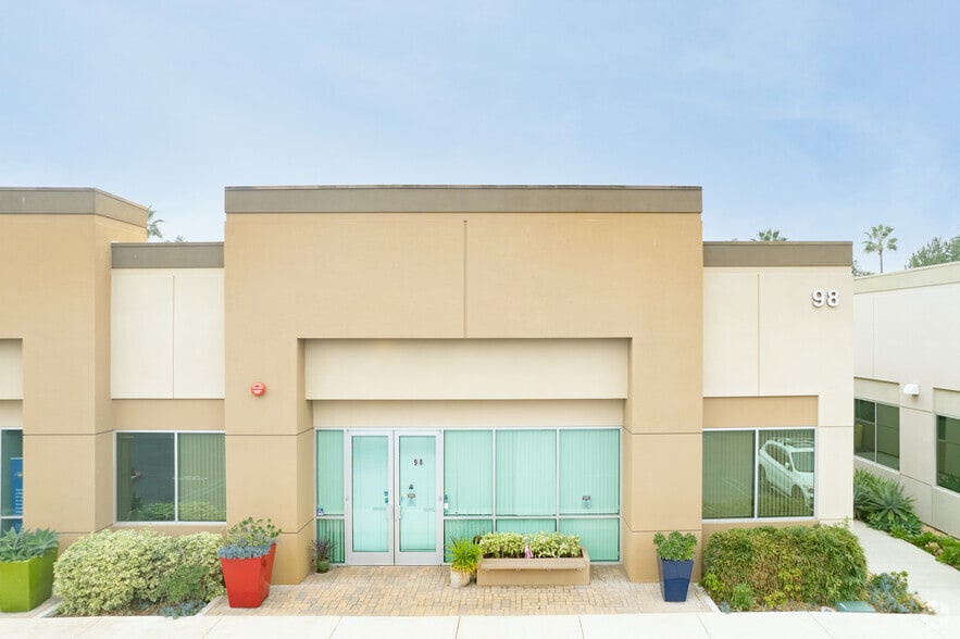 More Photos Of 90 Discovery, Irvine Office For Sale