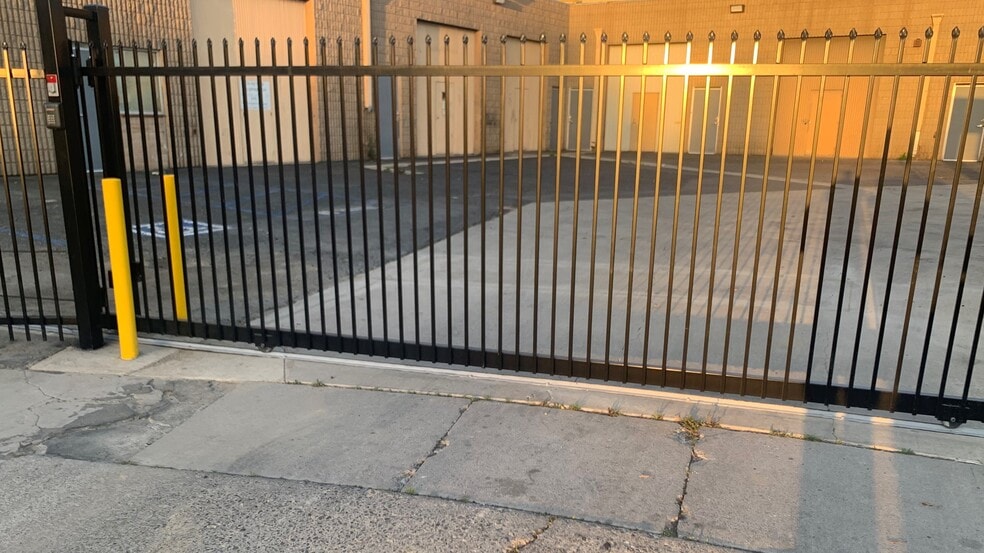 More Photos Of 11062-11076 Mercantile Ave, Stanton Service For Lease