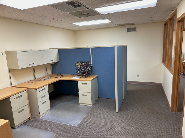 More Photos Of 3001 Kishwaukee St, Rockford Industrial For Sale