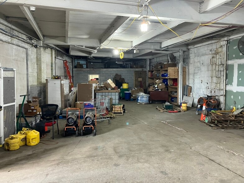 More Photos Of 27-21 51st St, Long Island City Warehouse For Lease