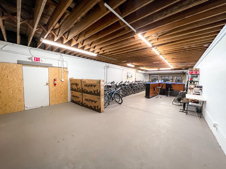 More Photos Of 12 N Pavilion Ave, Carolina Beach Storefront Retail Office For Sale