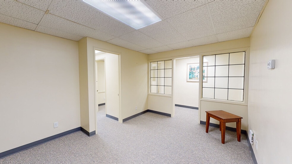 More Photos Of 7364-7390 Reading Rd, Cincinnati Storefront Retail Office For Lease