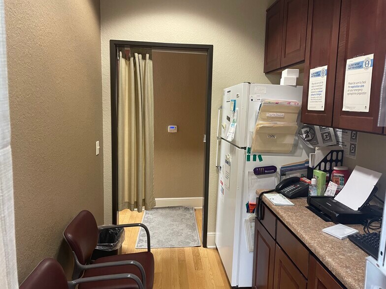 More Photos Of 8001-8003 Broadway St, San Antonio Unknown For Lease