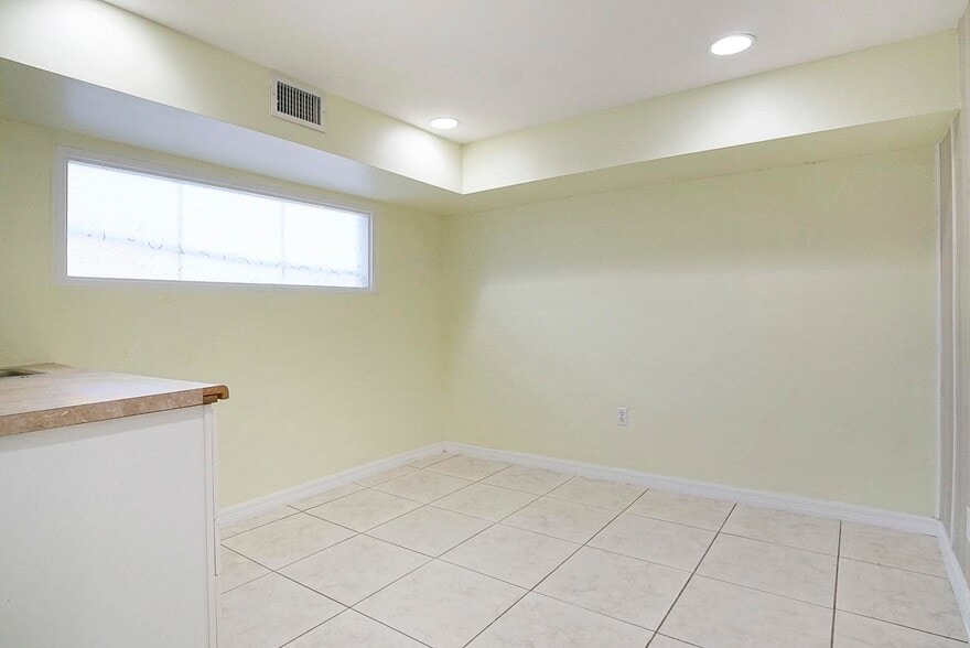 More Photos Of 706 N 7th St, Fort Pierce Office For Sale