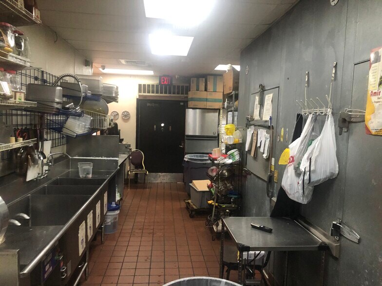 More Photos Of 1084 Murfreesboro Pike, Nashville General Retail For Sale