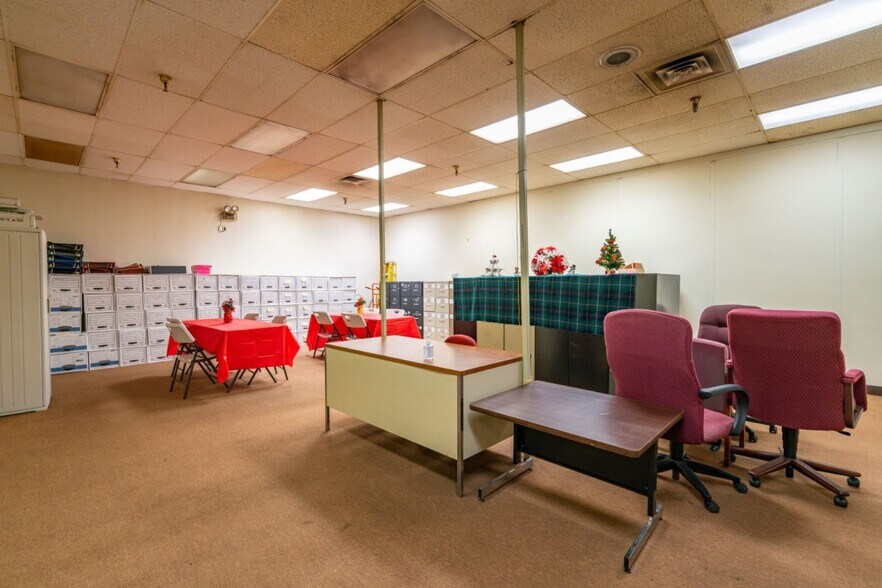 More Photos Of 621 Dana St NE, Warren Manufacturing For Lease