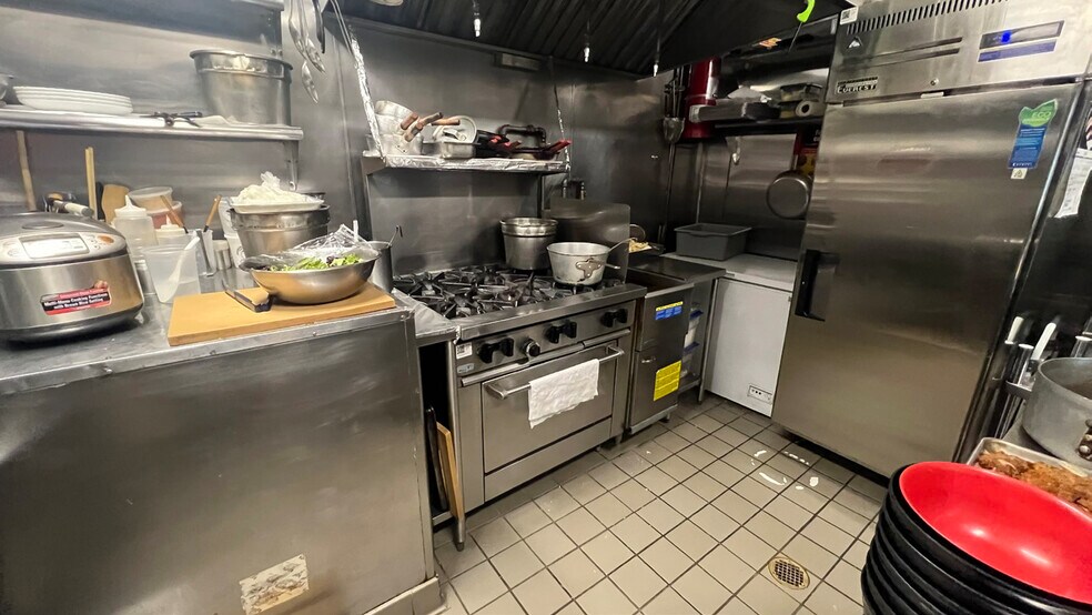 More Photos Of 130 W Broadway, New York Storefront Retail Office For Lease